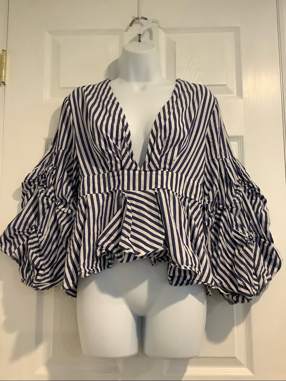 AVEC 100% Cotton Blue/White Ruffle Puffy Sleeve Nautical Coastal Peplum Top L